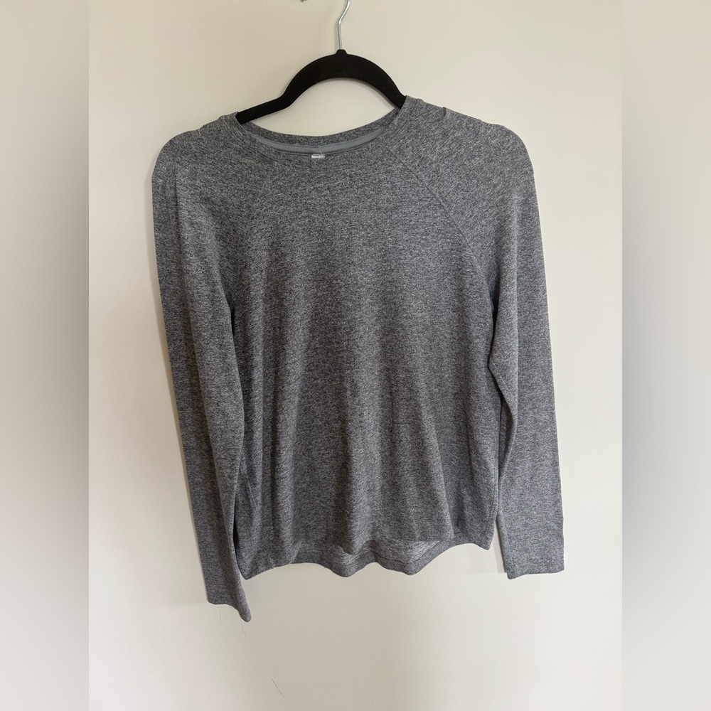 Grey Woman’s Lululemon long sleeve - Picture 5 of 5